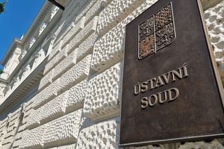 Soudkyně při pohovoru rozplakala dítě. Porušení mých práv, stěžovala si na potrestání Ústavnímu soudu - Novinky